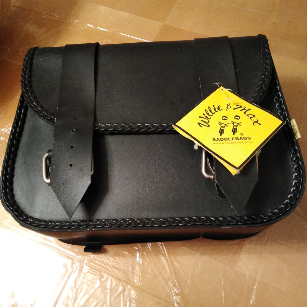 Motorcycle Willie Max Saddlebag..Black